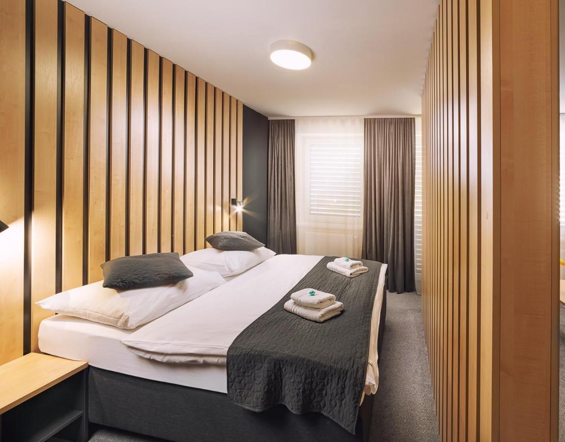 Timeout City Hotel Liptovsky Mikulas Luaran gambar